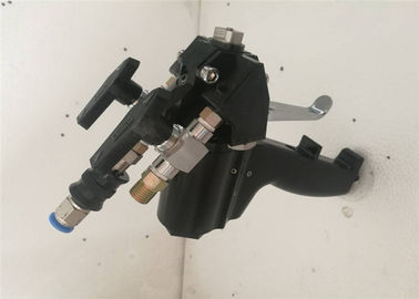 Anti Crossover Spray Foam Insulation Equipment , Finish Spray Gun 24Mpa Max Working Pressure